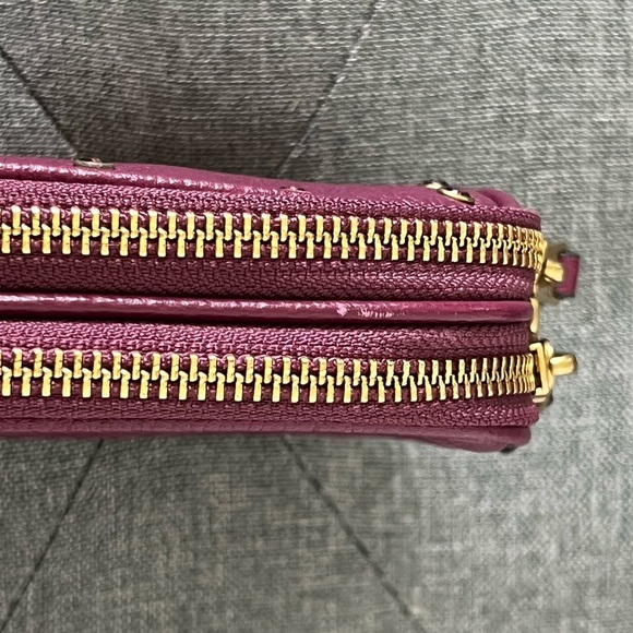 Coach Crystal Border Rivets Crossbody Clutch in Pebble Leather - Picture 5 of 14